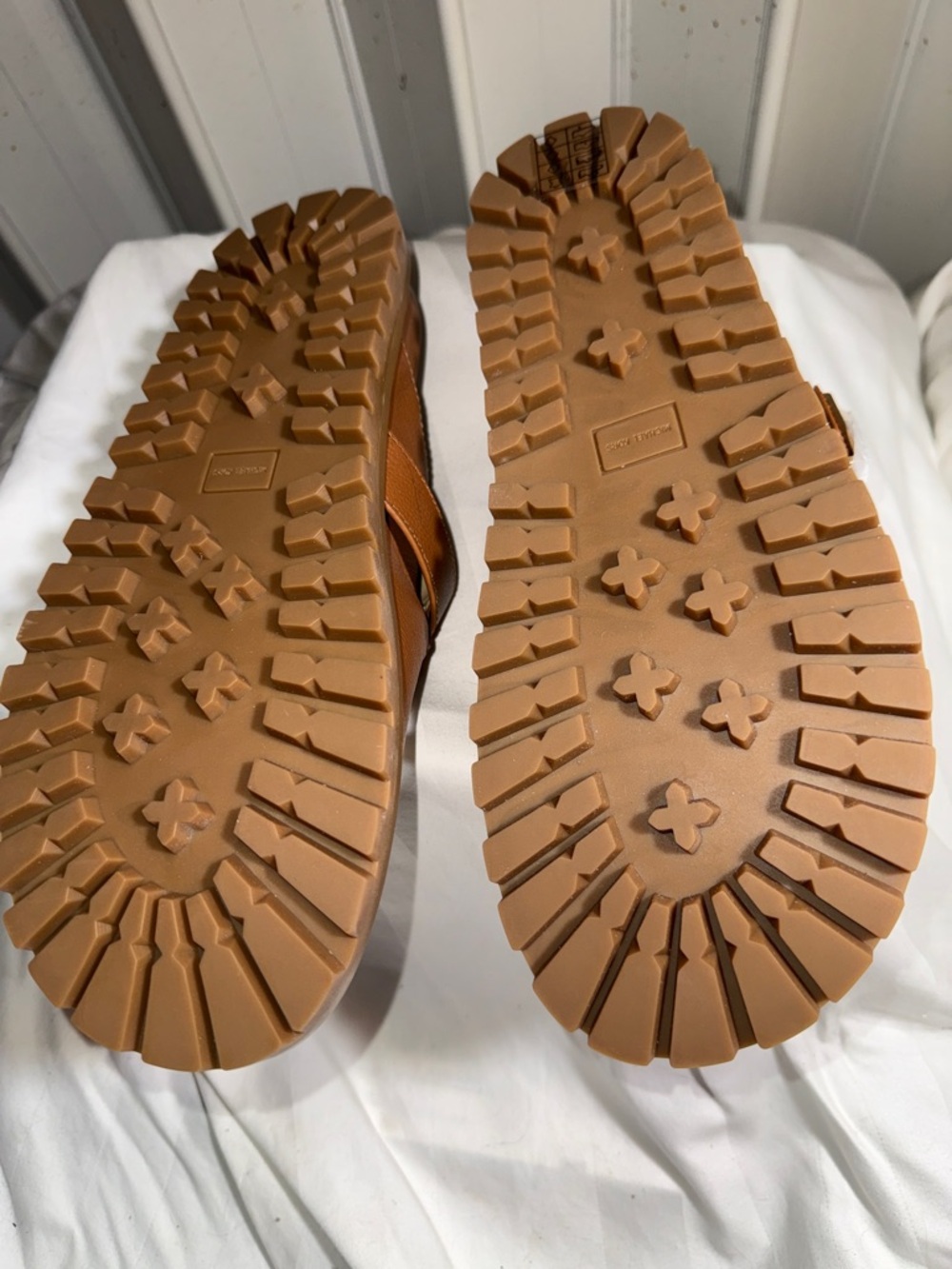 NWOT - Micheal Kors Easton Leather Clogs in the Luggage Color. Size: 8.5 - Picture 5 of 5